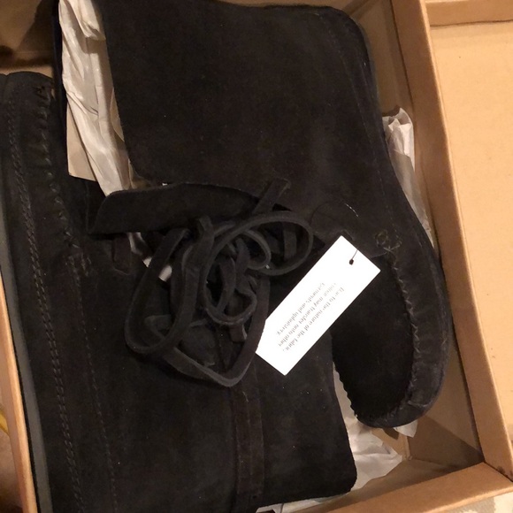 Urban Outfitters Black Suede Ankle Moccasin Boots - Picture 2 of 5